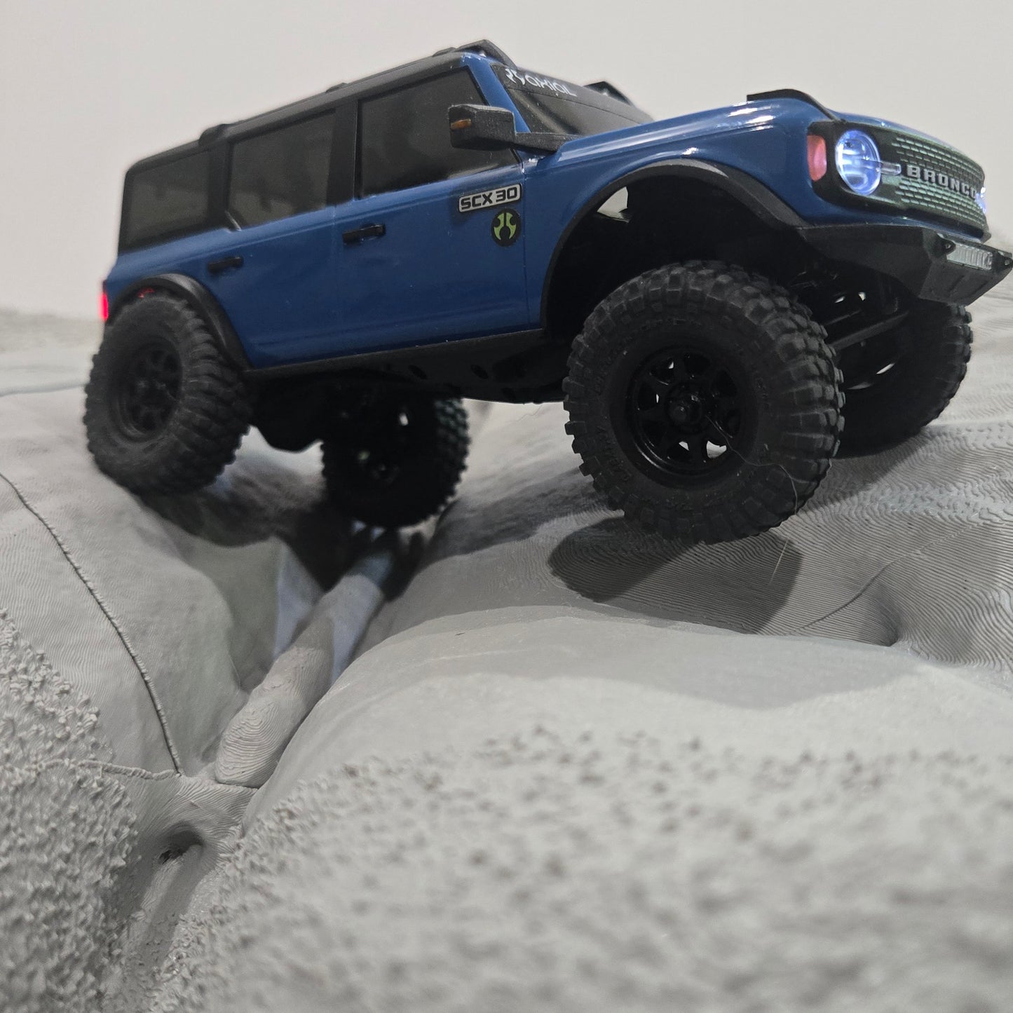 MOAB: 1/30 Golden Crack