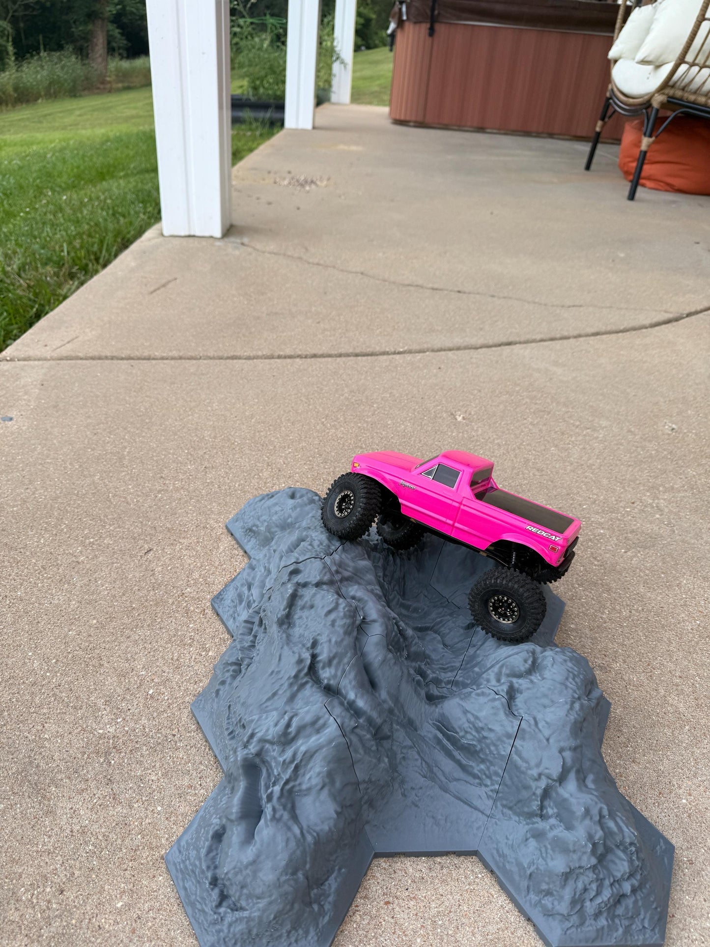 Crawlagon Terrain 8 (1/18–1/32 Scale)