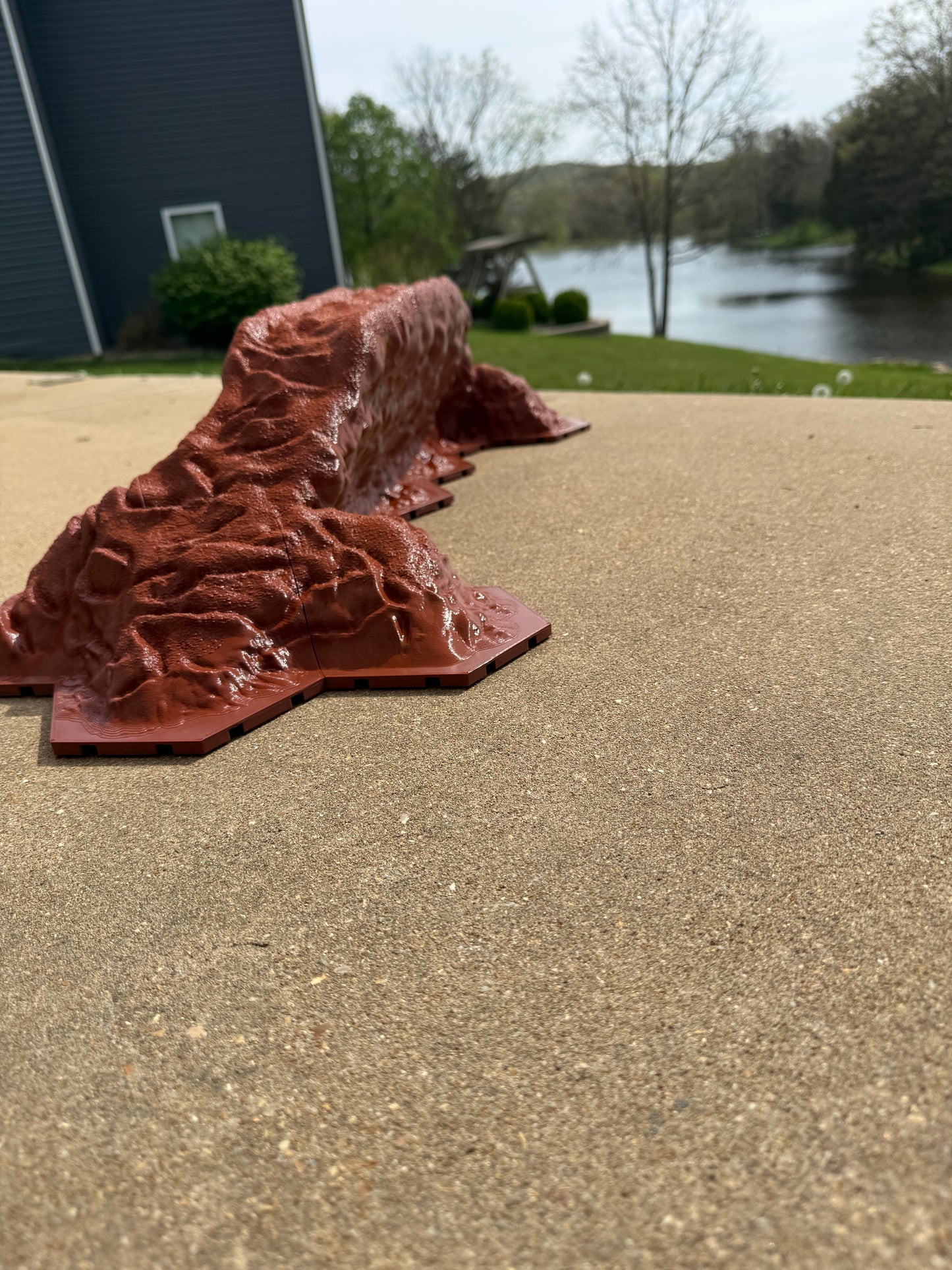 Crawlagon Terrain 11 – Cliff Hanger (1/18–1/32 Scale)